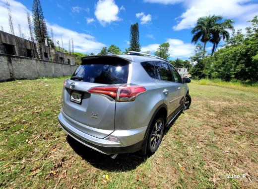 Toyota RAV4 XLE 2018
